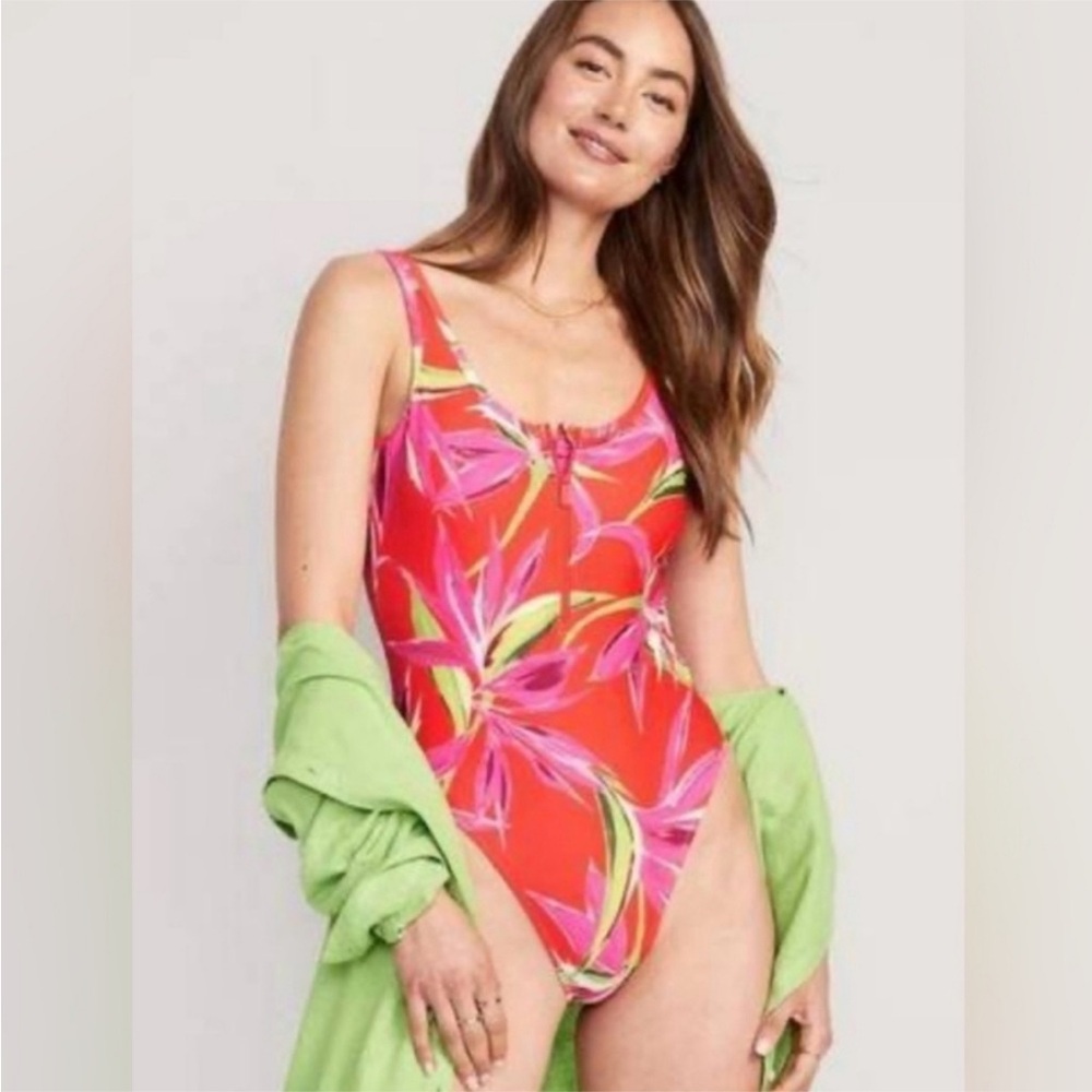 Old Navy Women’s Swimsuit Sz M Vibrant Floral One-Piece